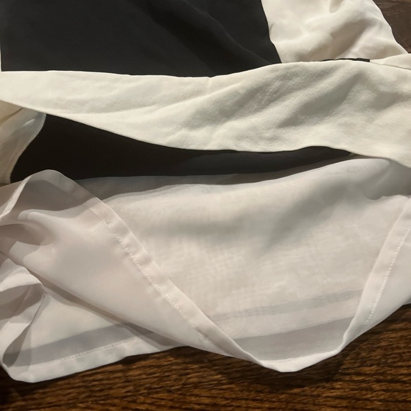 J. CREW 100% Silk Sleeveless Colorblock Shell Blouse in Cream and Black Size 0 - Picture 4 of 6